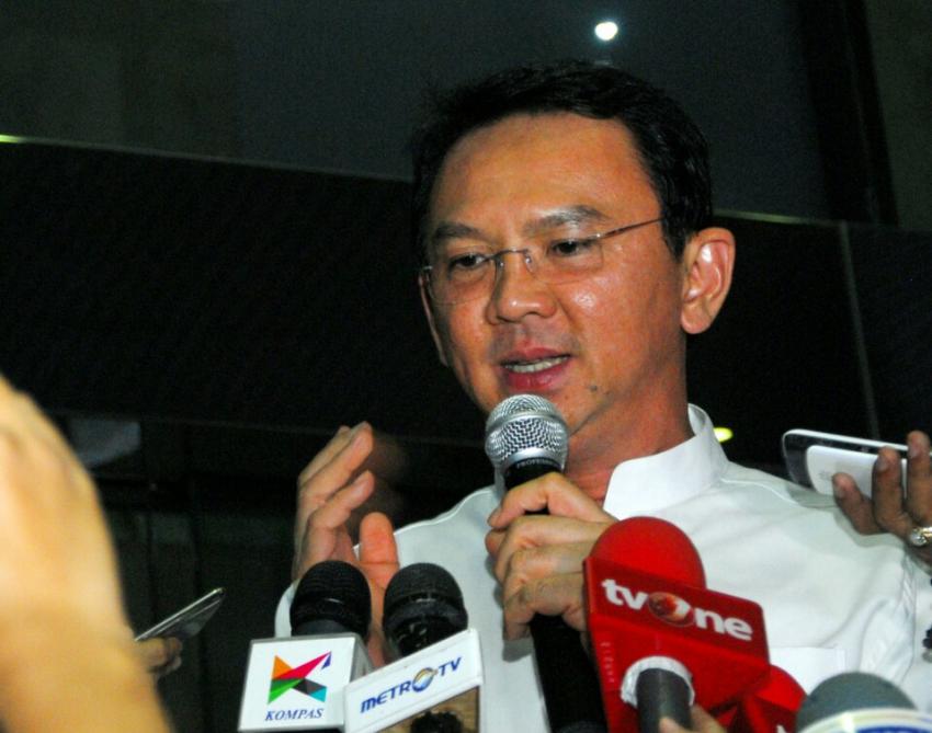 99AHOK LAPOR ANGGARAN SILUMAN KE KPK 10_1426173865871.jpg